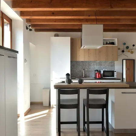 Casa Il Nido Bright Rooftop Nest アパート